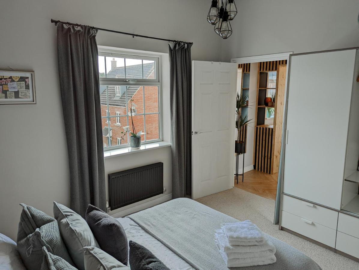 Spacious, Mid-Century 1 Bedroom Apartment Quedgeley Екстер'єр фото