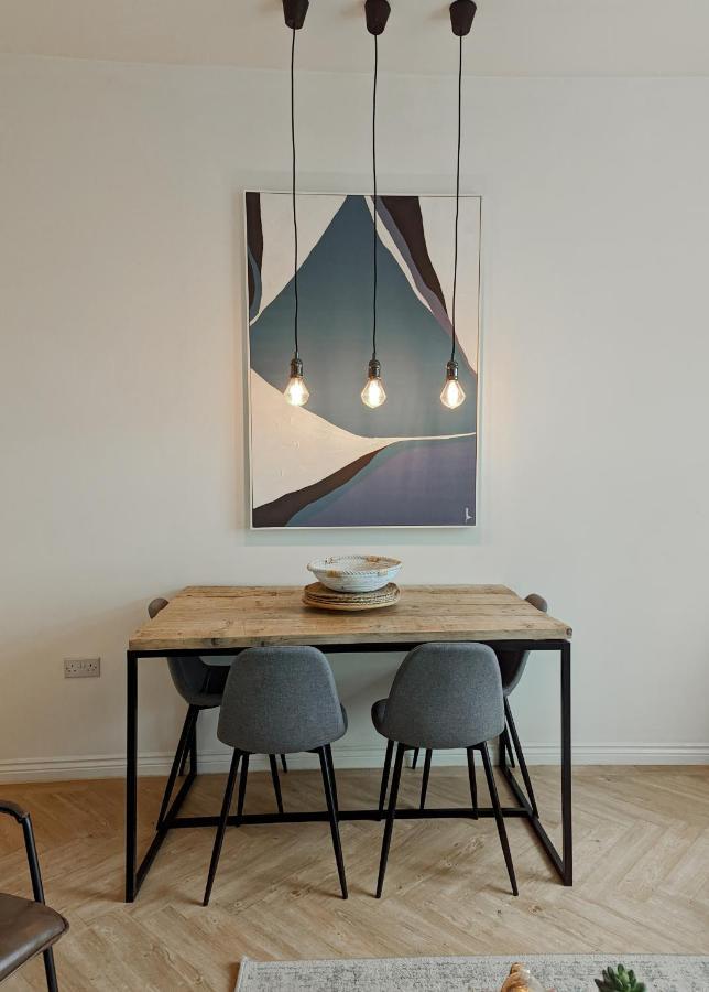 Spacious, Mid-Century 1 Bedroom Apartment Quedgeley Екстер'єр фото
